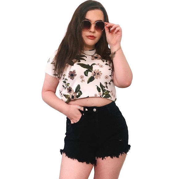 ❌ SOLD ❌ Croft & Barrow Soft Floral Plant Tee Short Sleeve Crew Tshirt Sz Small - Picture 3 of 9